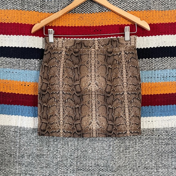 Windsor Snake Print Mini Skirt - Picture 2 of 16